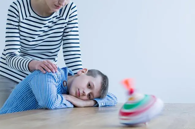 陕西小孩子摇头晃脑怎么回事？