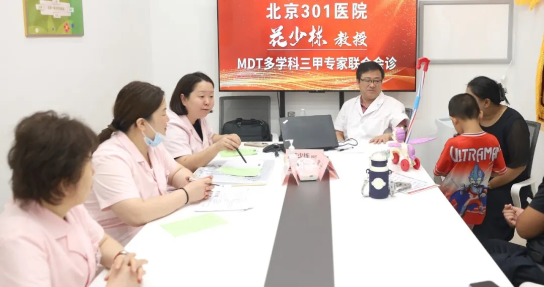北京301医院儿科教授领衔会诊，为患儿精准护航，广受家长好评，各科室全力以赴，现场人气爆满！
