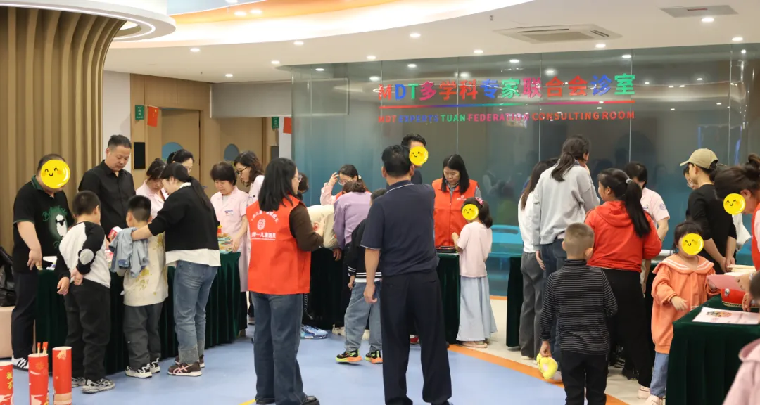 月满华诞，童贺双节 | 西安附一儿童医院中秋游园会绘就温暖画卷